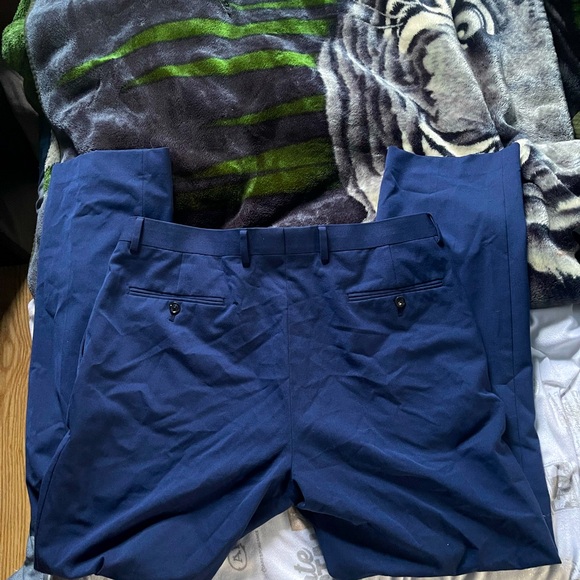 Tommy Hilfiger trousers - Picture 2 of 4